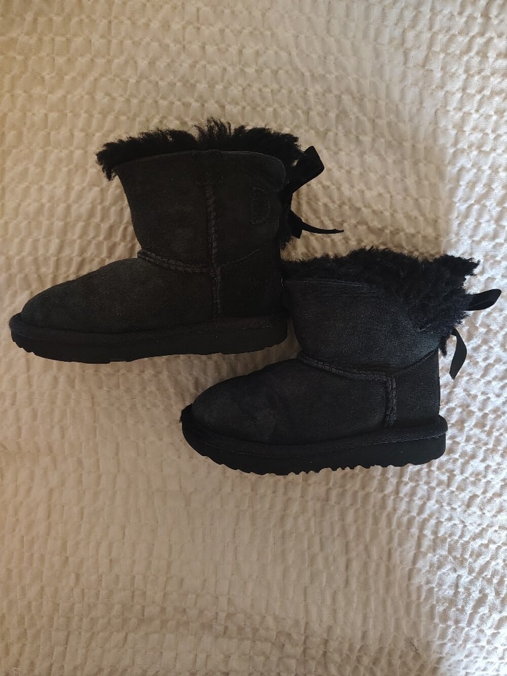 UGG Australia Kids Mini Bailey Bow II Black Suede Boots Size 8T